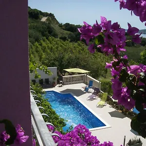 https://villa-roza.hotels-in-trogir.com